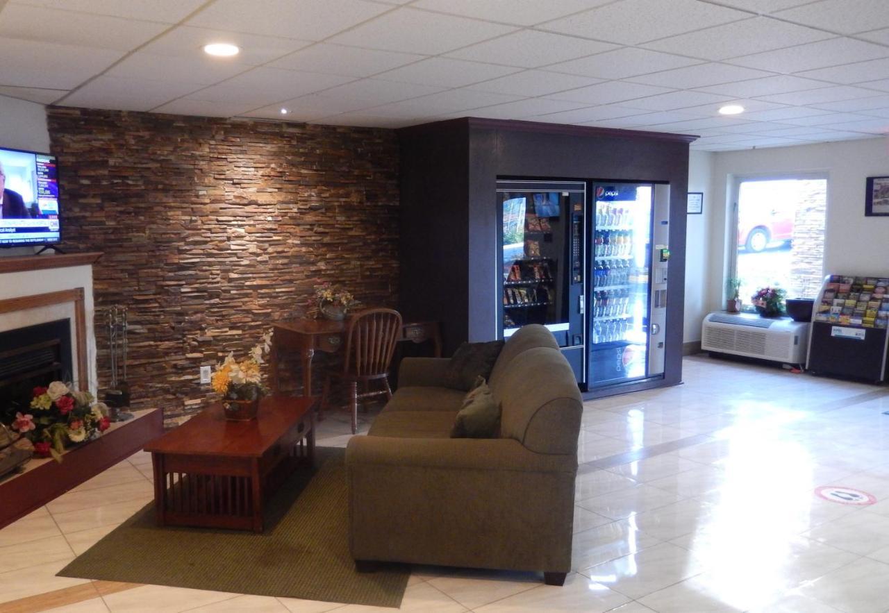 Red Roof Inn Harrisonburg - University Area Εξωτερικό φωτογραφία