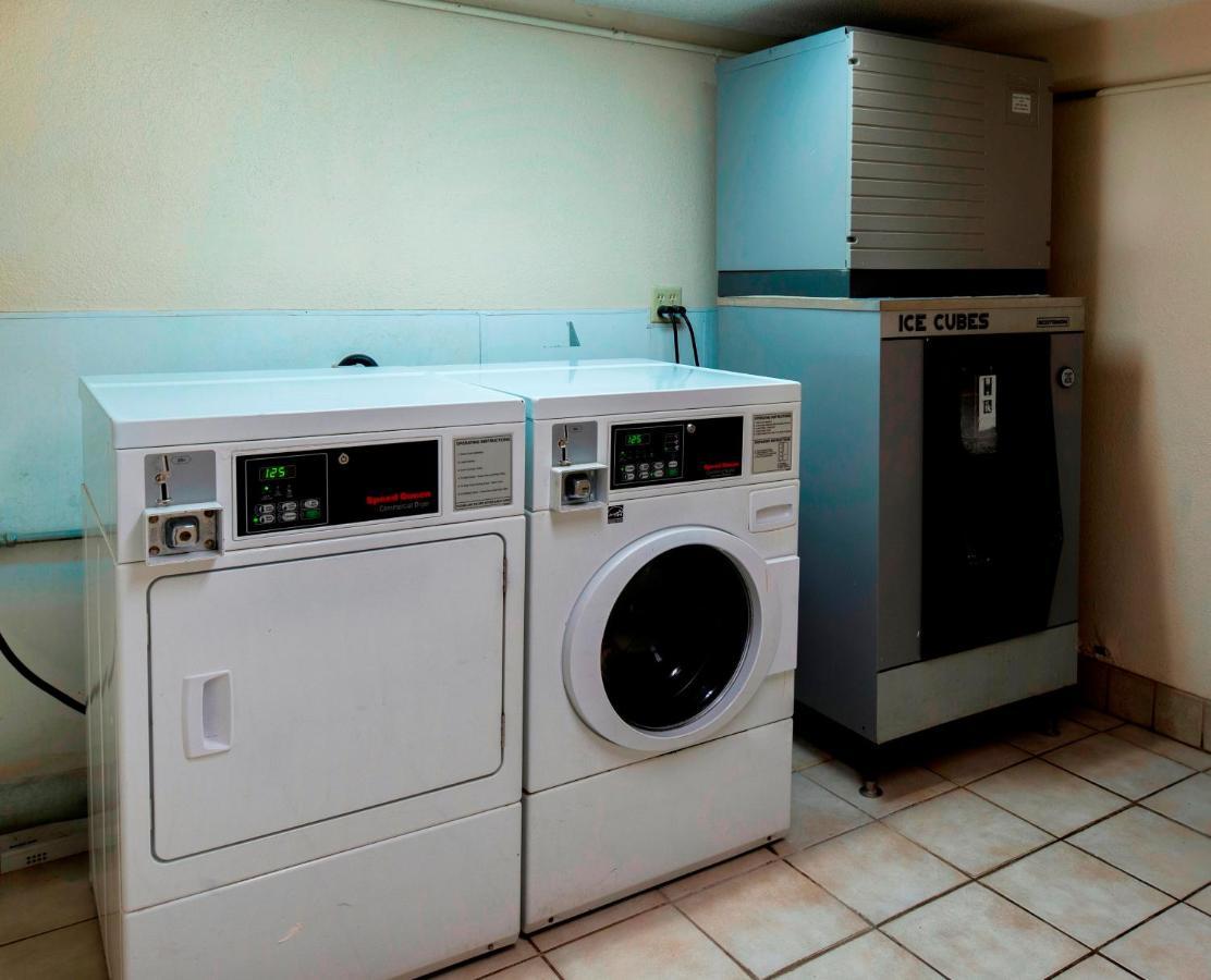 Red Roof Inn Harrisonburg - University Area Εξωτερικό φωτογραφία